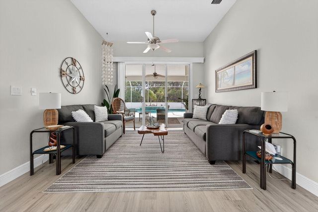 527 NW Bellworth Place, Jensen Beach, FL 34957