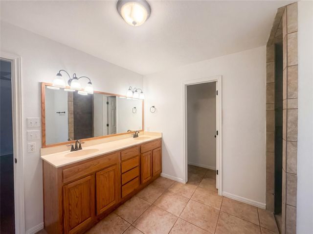 12 Birchwood CIR, Wimberley, TX 78676