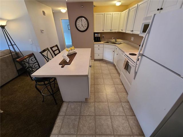 871 37th Avenue NW C, Rochester, MN 55901