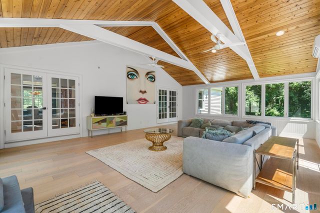16 Burma Road, Woodbridge, CT 06525