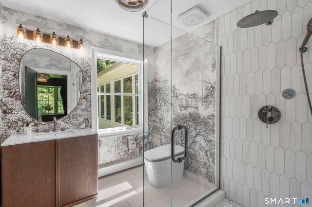16 Burma Road, Woodbridge, CT 06525