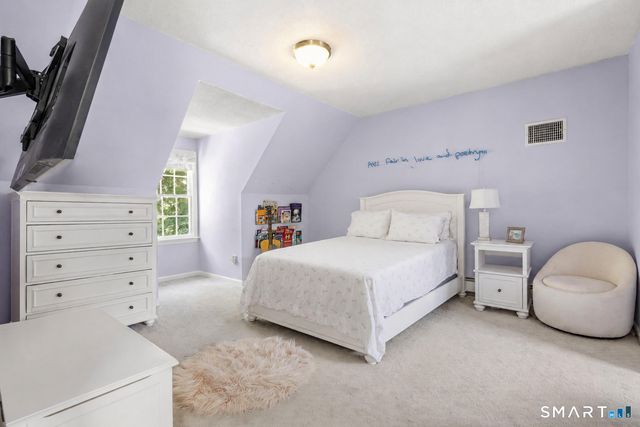 16 Burma Road, Woodbridge, CT 06525