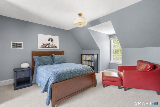 16 Burma Road, Woodbridge, CT 06525
