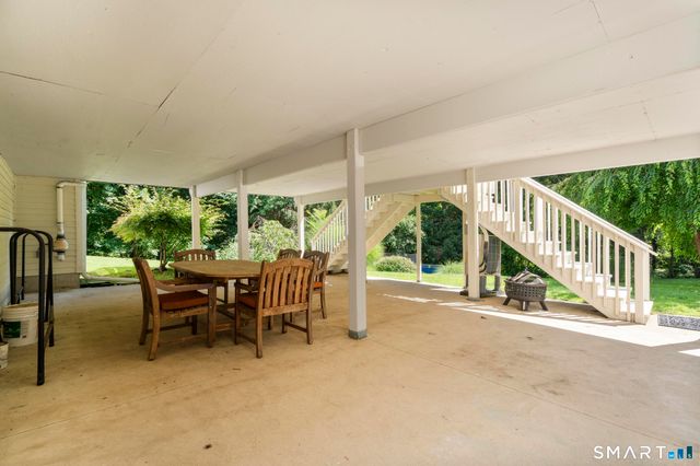 16 Burma Road, Woodbridge, CT 06525