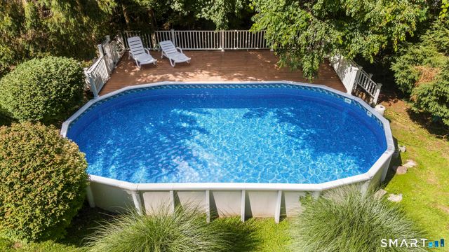 16 Burma Road, Woodbridge, CT 06525