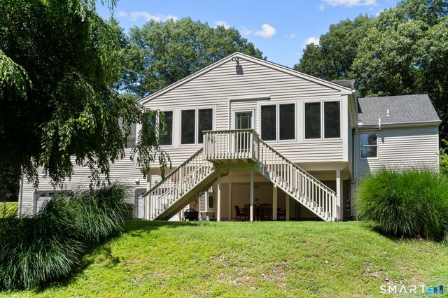 16 Burma Road, Woodbridge, CT 06525