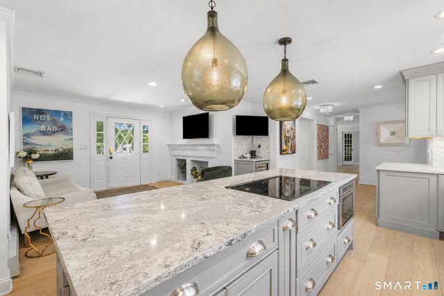 16 Burma Road, Woodbridge, CT 06525