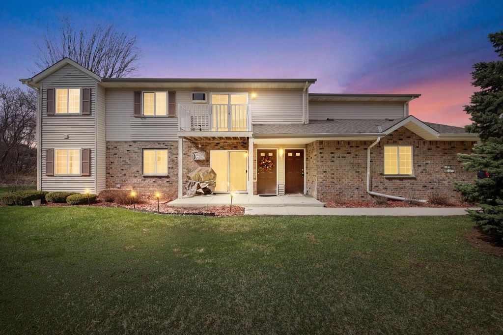 2020 Meadow COURT #2, West Bend, WI 53095