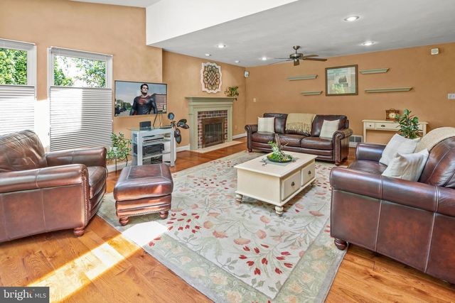 1109 EDWARD LN, West Chester, PA 19382
