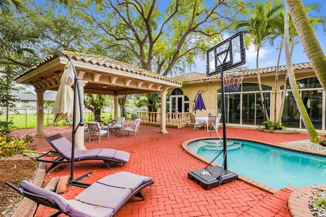 7761 SW 122nd Avenue, Miami, FL 33183