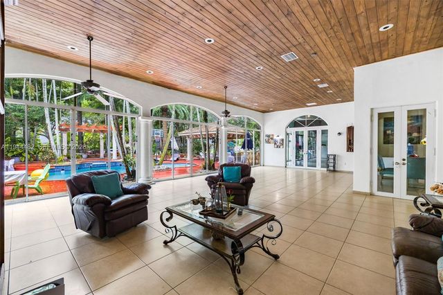 7761 SW 122nd Avenue, Miami, FL 33183