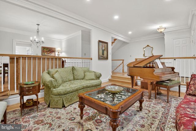9412 TURNBERRY DR, Potomac, MD 20854