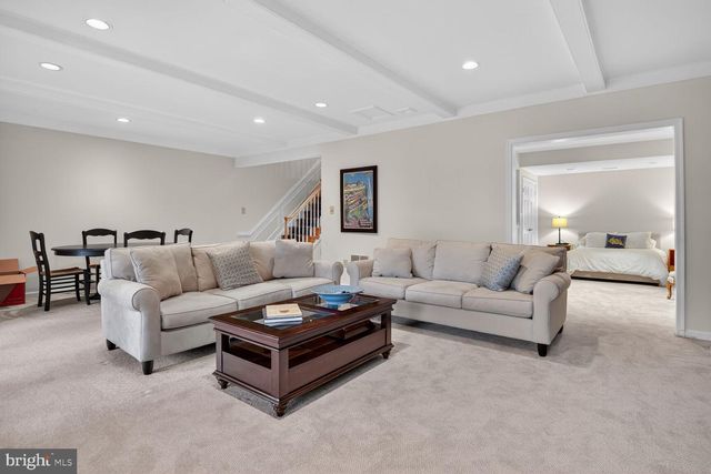 9412 TURNBERRY DR, Potomac, MD 20854