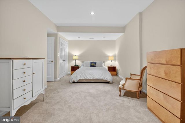 9412 TURNBERRY DR, Potomac, MD 20854