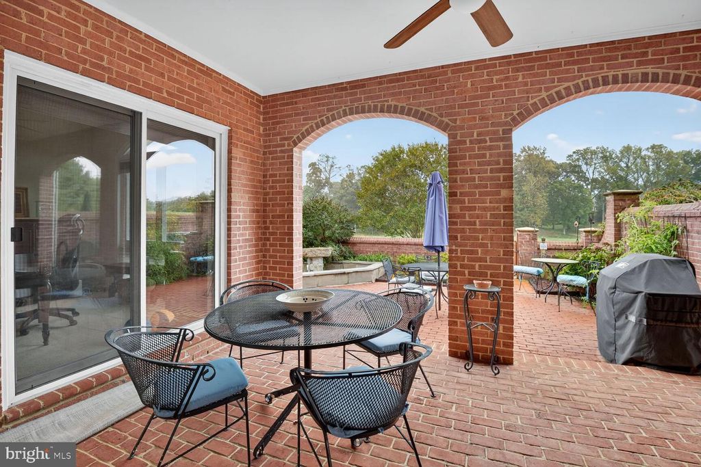 9412 TURNBERRY DR, Potomac, MD 20854