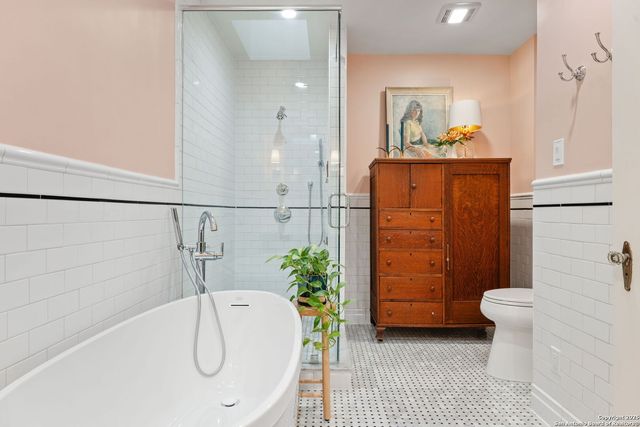 227 Halcyon Pl, San Antonio, TX 78209