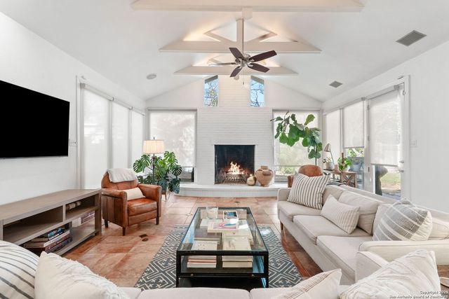 227 Halcyon Pl, San Antonio, TX 78209