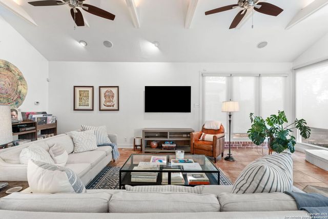 227 Halcyon Pl, San Antonio, TX 78209