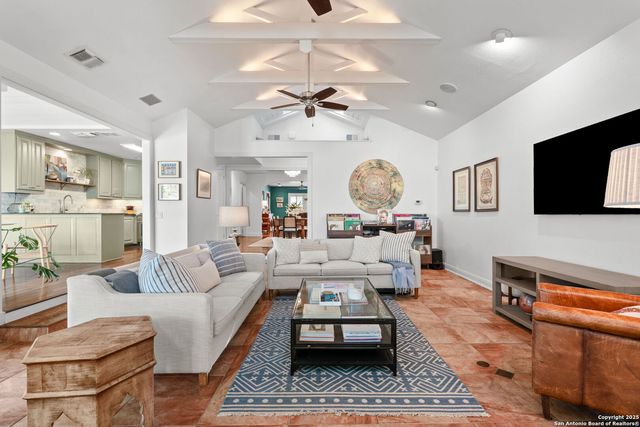 227 Halcyon Pl, San Antonio, TX 78209