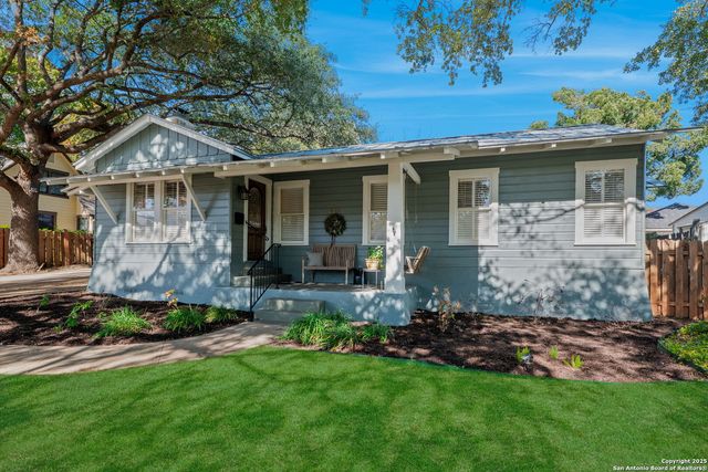 227 Halcyon Pl, San Antonio, TX 78209