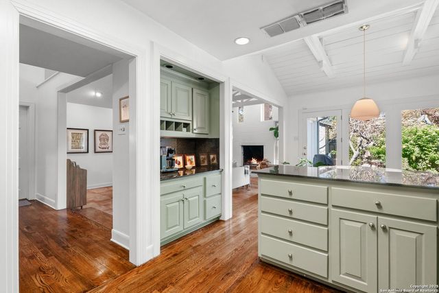 227 Halcyon Pl, San Antonio, TX 78209