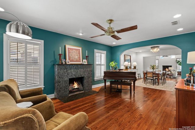 227 Halcyon Pl, San Antonio, TX 78209