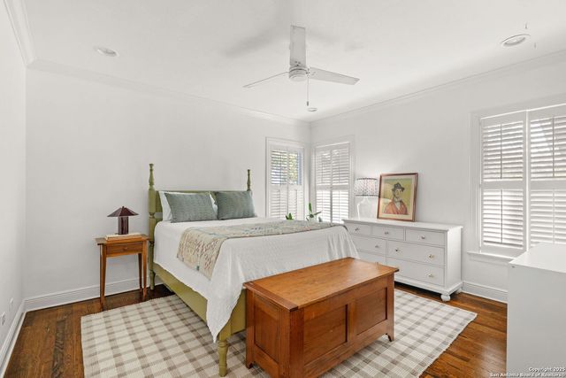 227 Halcyon Pl, San Antonio, TX 78209