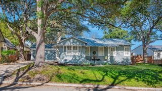 227 Halcyon Pl, San Antonio, TX 78209