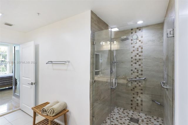 1945 S Ocean Drive M6, Hallandale Beach, FL 33009