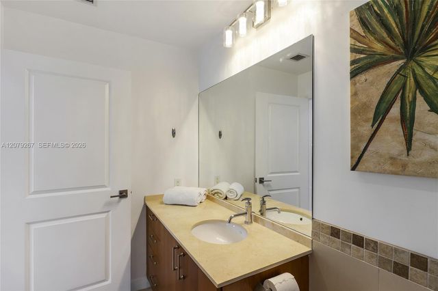 1945 S Ocean Drive M6, Hallandale Beach, FL 33009