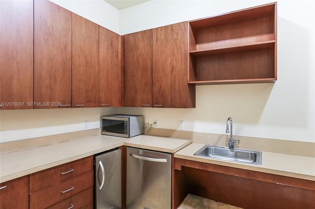 1945 S Ocean Drive M6, Hallandale Beach, FL 33009