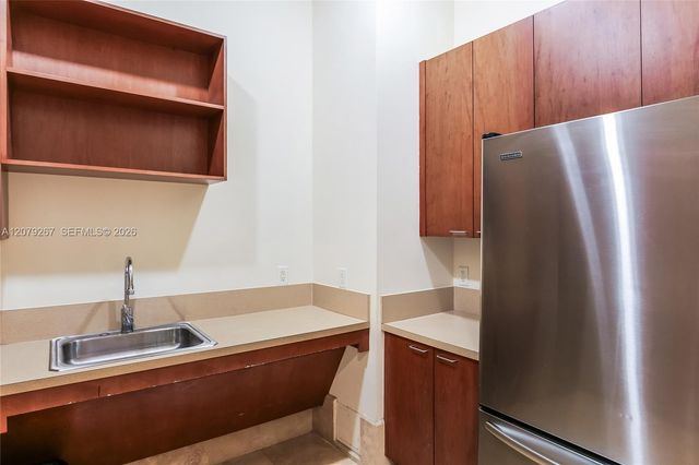 1945 S Ocean Drive M6, Hallandale Beach, FL 33009