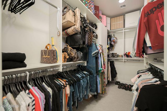 5250 E DEER VALLEY Drive 303, Phoenix, AZ 85054