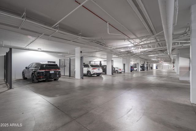 5250 E DEER VALLEY Drive 303, Phoenix, AZ 85054