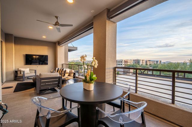 5250 E DEER VALLEY Drive 303, Phoenix, AZ 85054