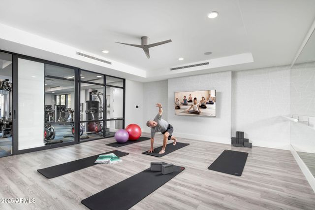 5250 E DEER VALLEY Drive 303, Phoenix, AZ 85054