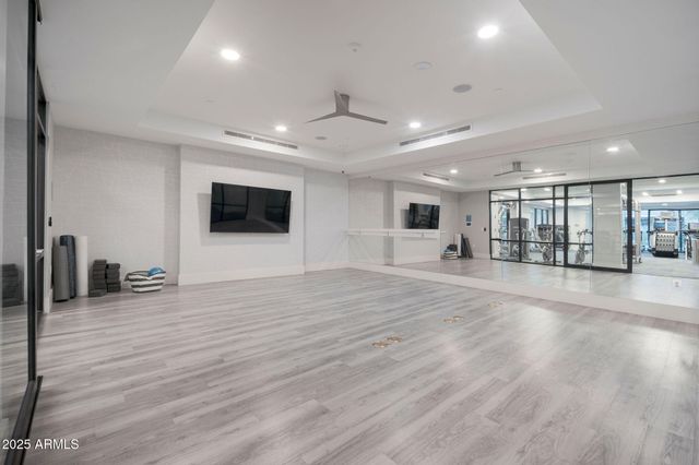 5250 E DEER VALLEY Drive 303, Phoenix, AZ 85054