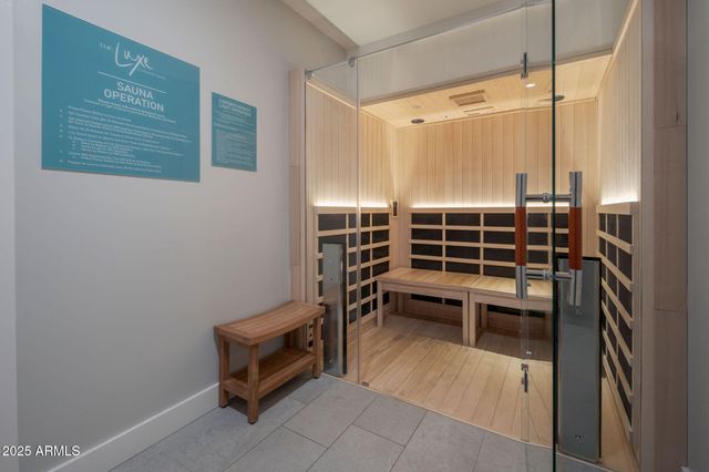 5250 E DEER VALLEY Drive 303, Phoenix, AZ 85054