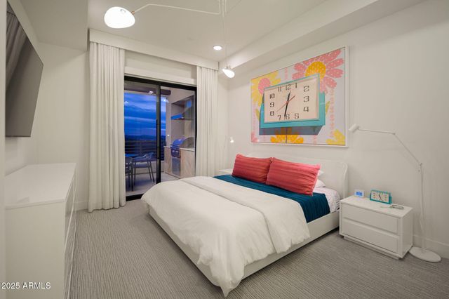 5250 E DEER VALLEY Drive 303, Phoenix, AZ 85054