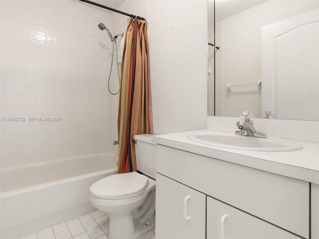 2245 NW 160th Ter, Pembroke Pines, FL 33028