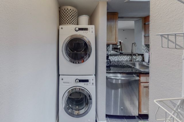 5916 Gaston Avenue 304, Dallas, TX 75214