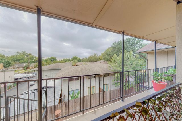 5916 Gaston Avenue 304, Dallas, TX 75214