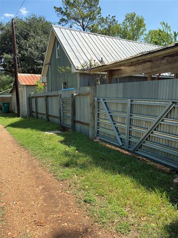101 Short ST, Smithville, TX 78957