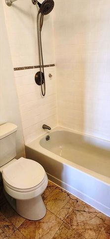133 Commander Shea Blvd 406, Quincy, MA 02171