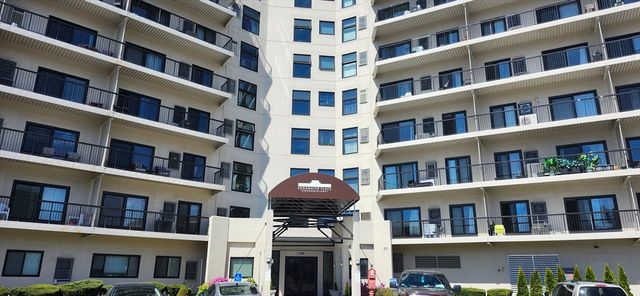 133 Commander Shea Blvd 406, Quincy, MA 02171