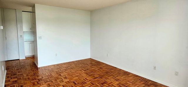 133 Commander Shea Blvd 406, Quincy, MA 02171