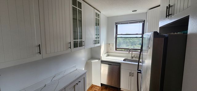 133 Commander Shea Blvd 406, Quincy, MA 02171