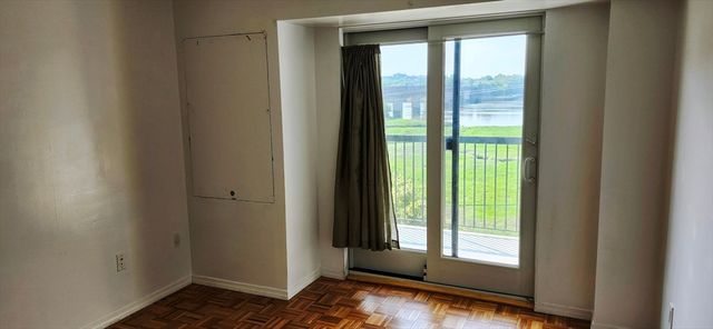 133 Commander Shea Blvd 406, Quincy, MA 02171