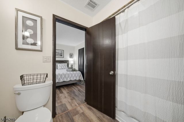 11 Deane Rd, Hopatcong Boro, NJ 07843