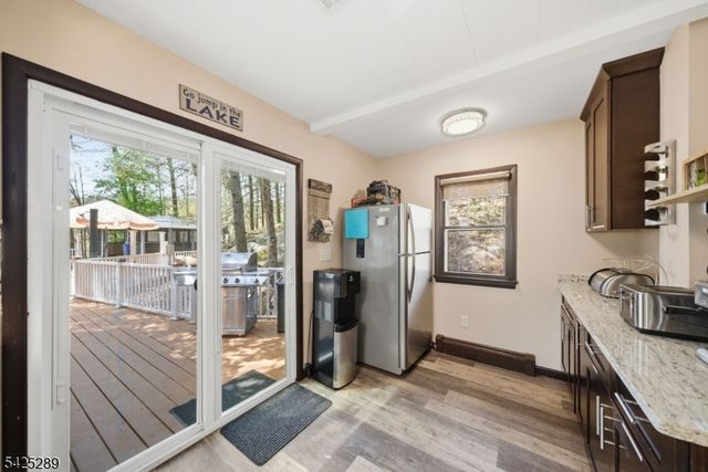 11 Deane Rd, Hopatcong Boro, NJ 07843